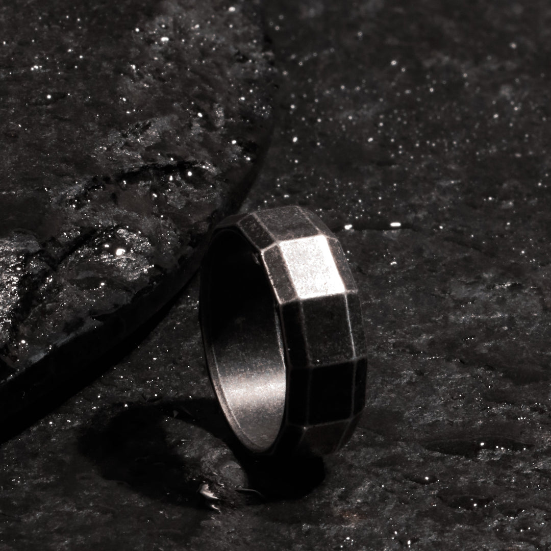Hexa Industrial Facet Ring in Oxidized finish