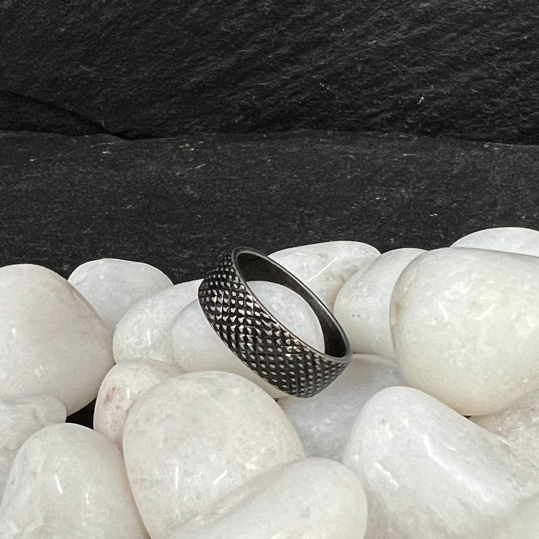 Classic Diamond textured Ring in  Gunmetal finish