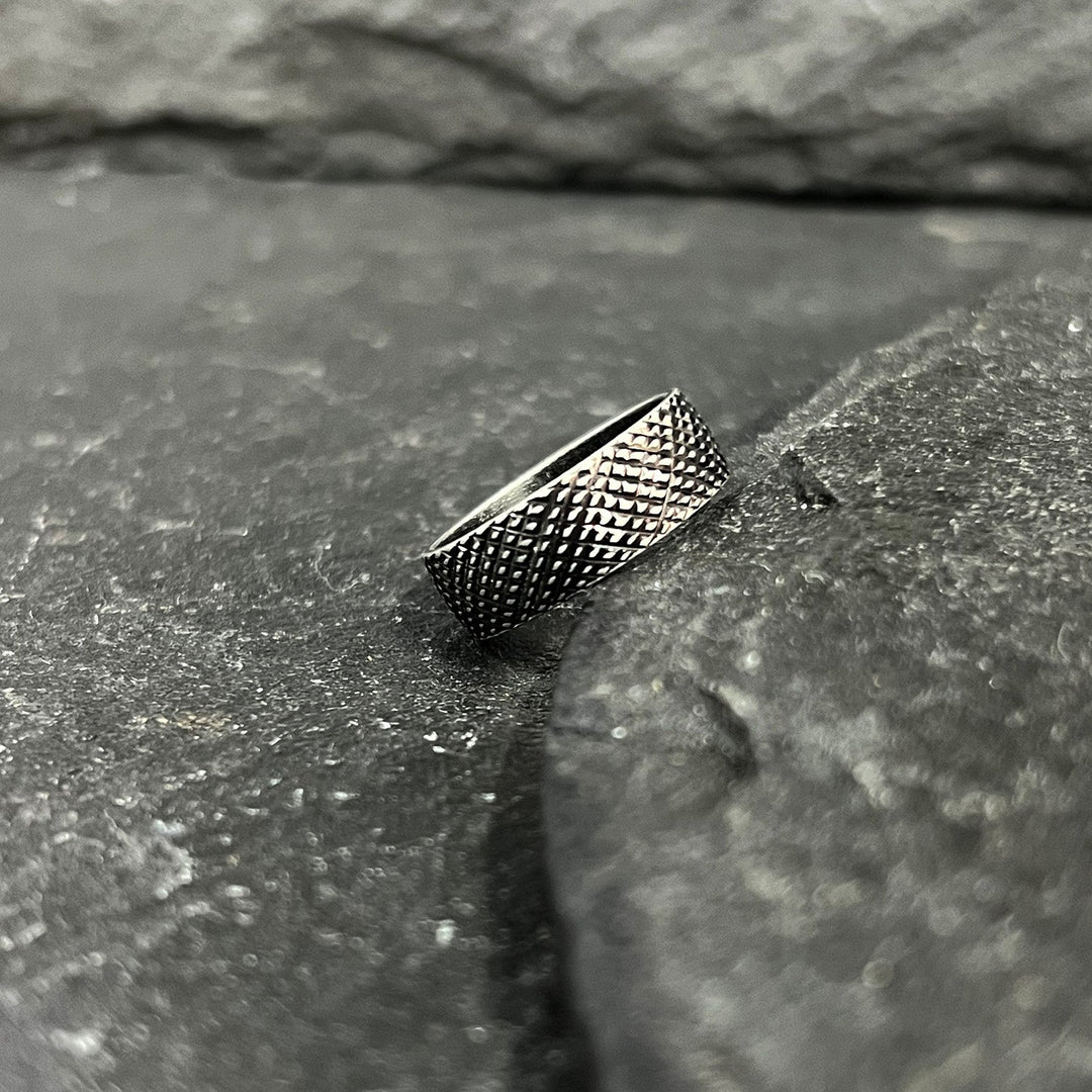 Classic Diamond textured Ring in  Gunmetal finish