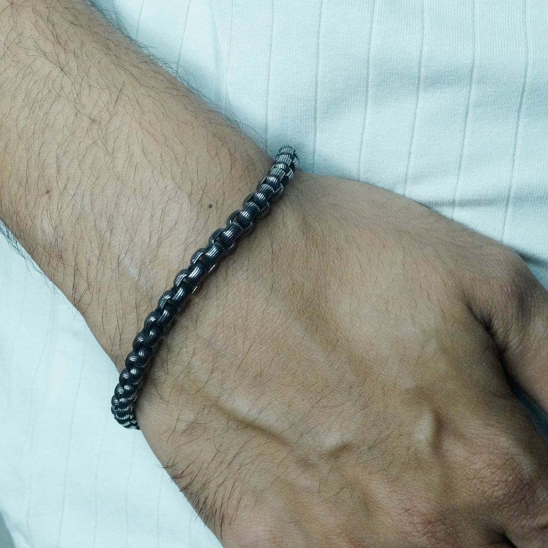 6mm Textured box chain bracelet in Stainless steel oxidized finish