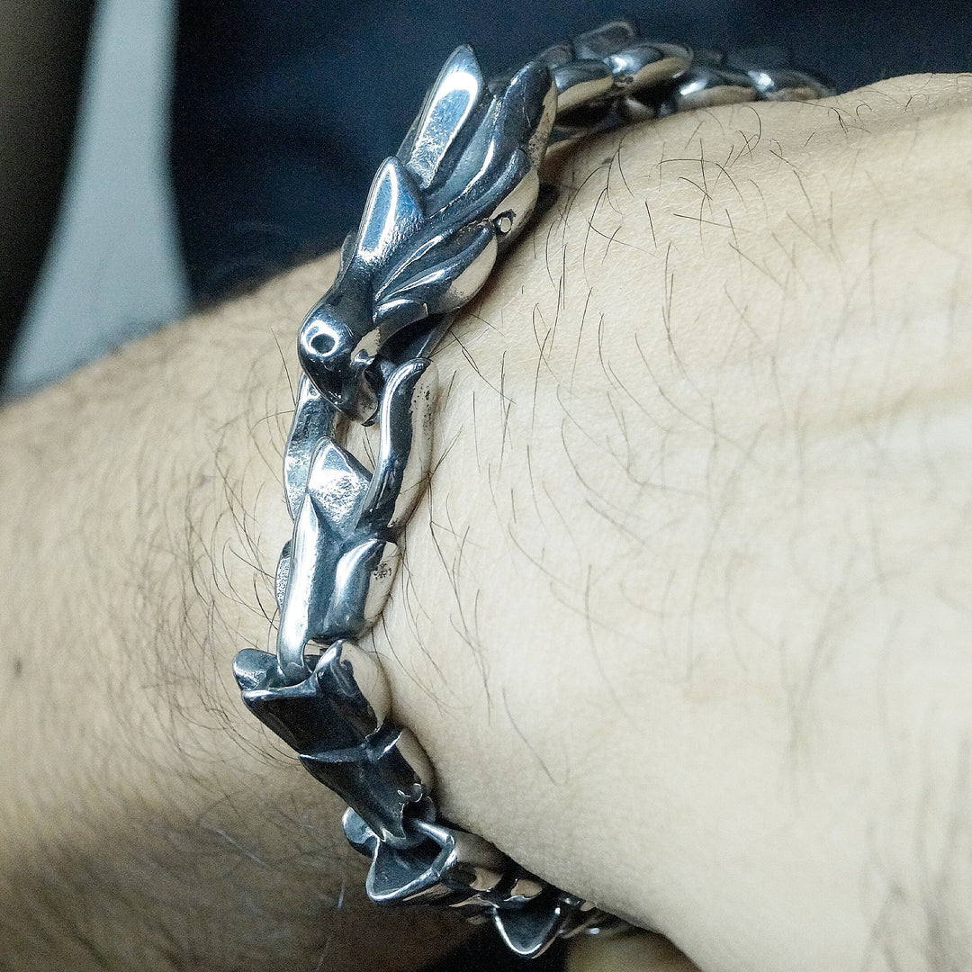 The Falcon chain Bracelet in Oxidized Finish