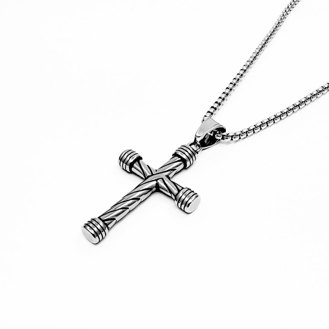 Twisted cross chain Pendant