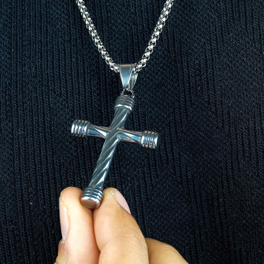 Twisted cross chain Pendant