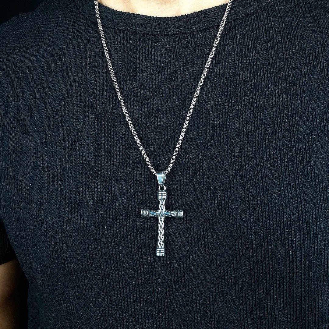 Twisted cross chain Pendant
