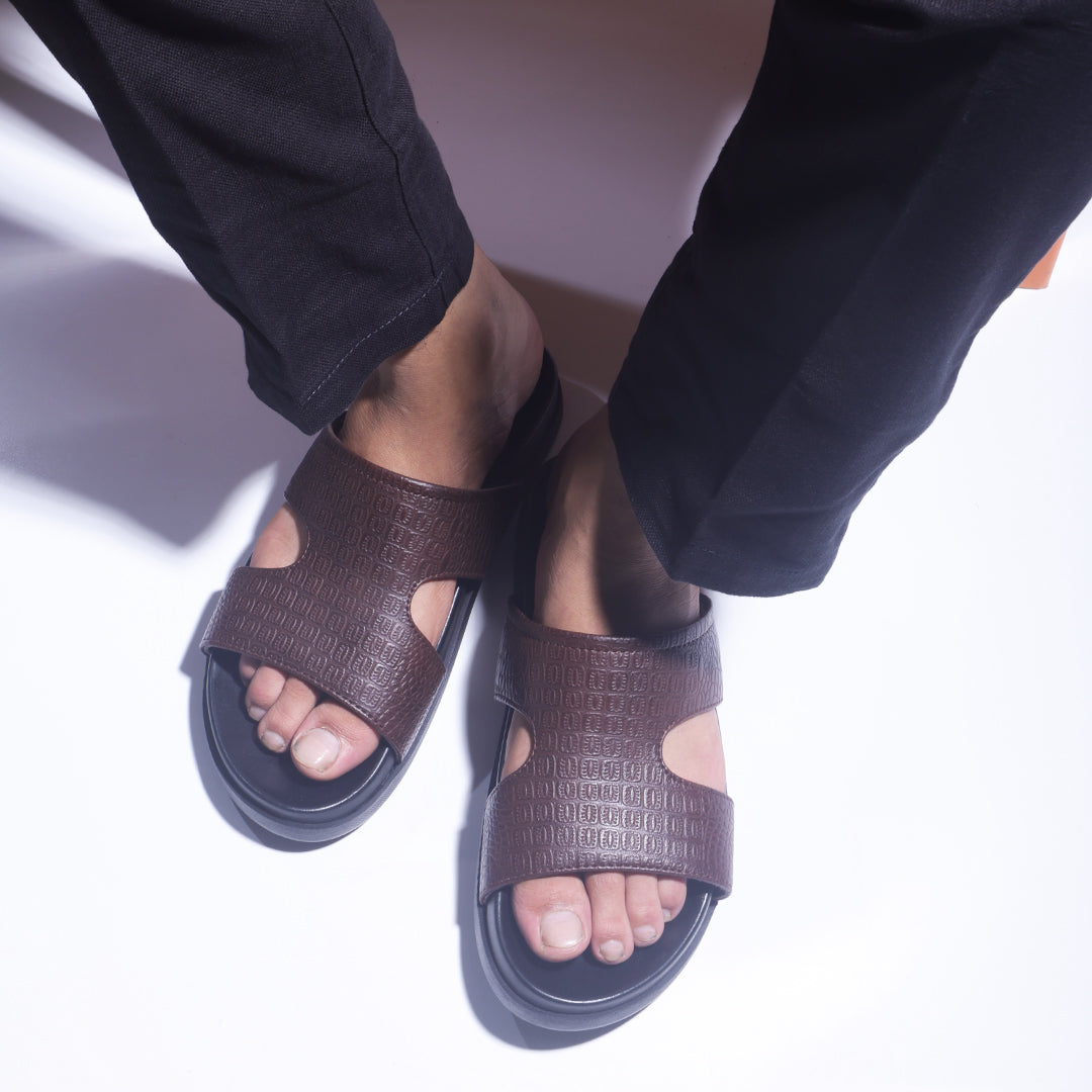 Monkstory Atelier 1870 Textured Strap Slides – Dark Brown