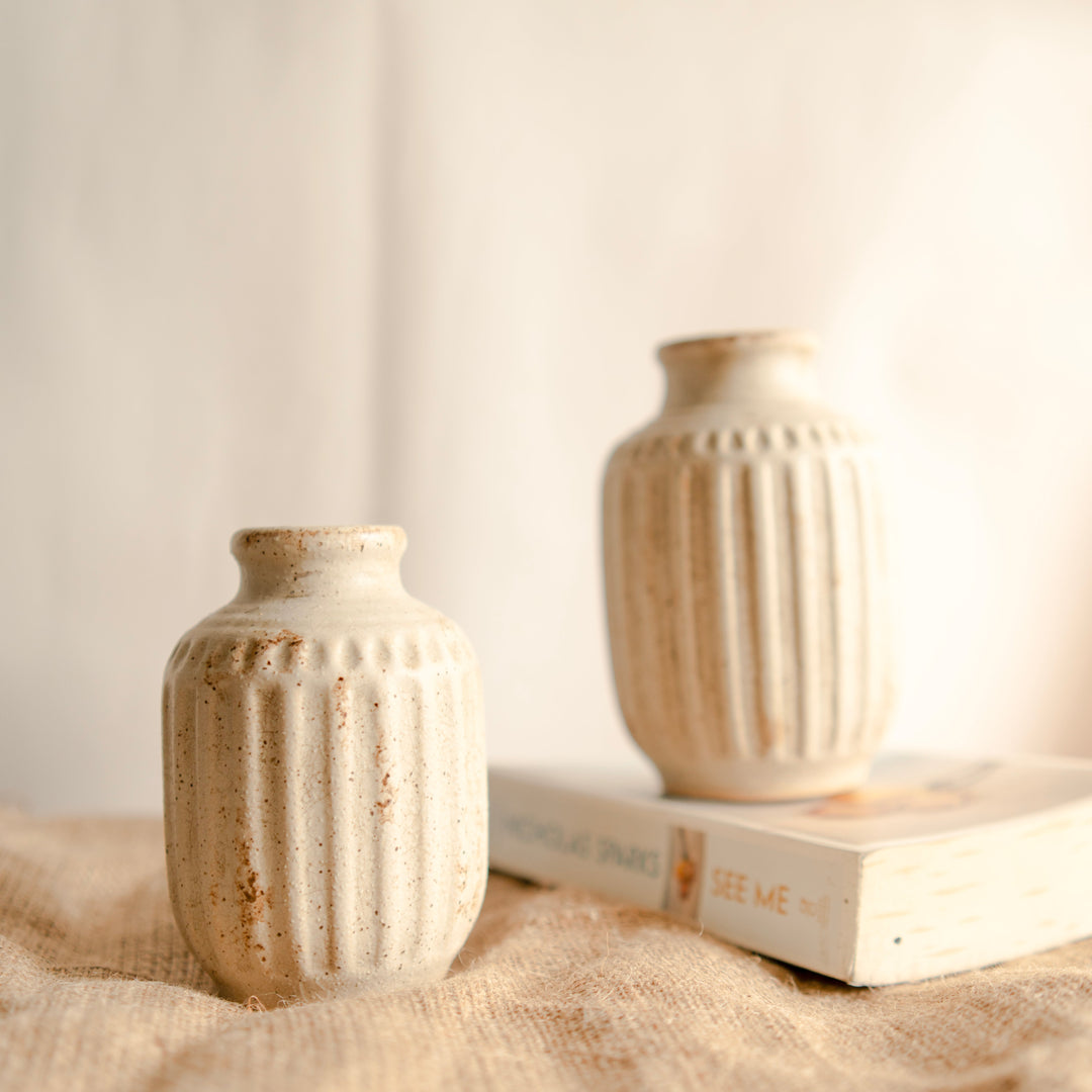 Retro Bloom Vase | Vintage Porcelain Home Décor - https://artecasa.in/