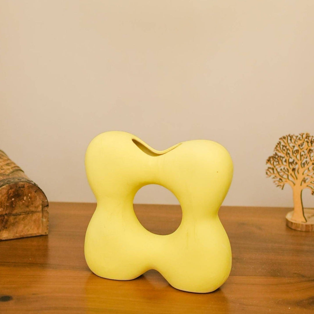 yellow breeze vase - https://artecasa.in/