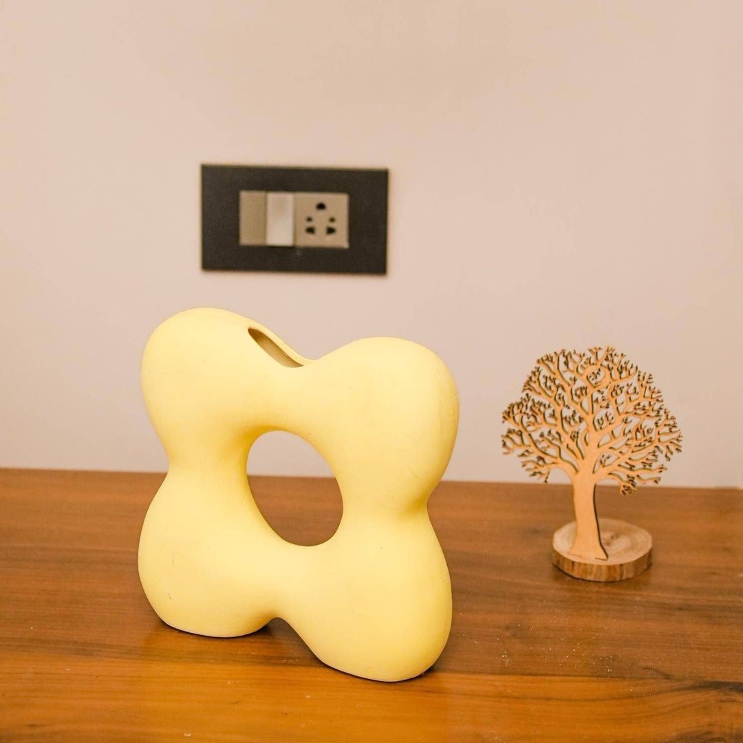 yellow breeze vase - https://artecasa.in/
