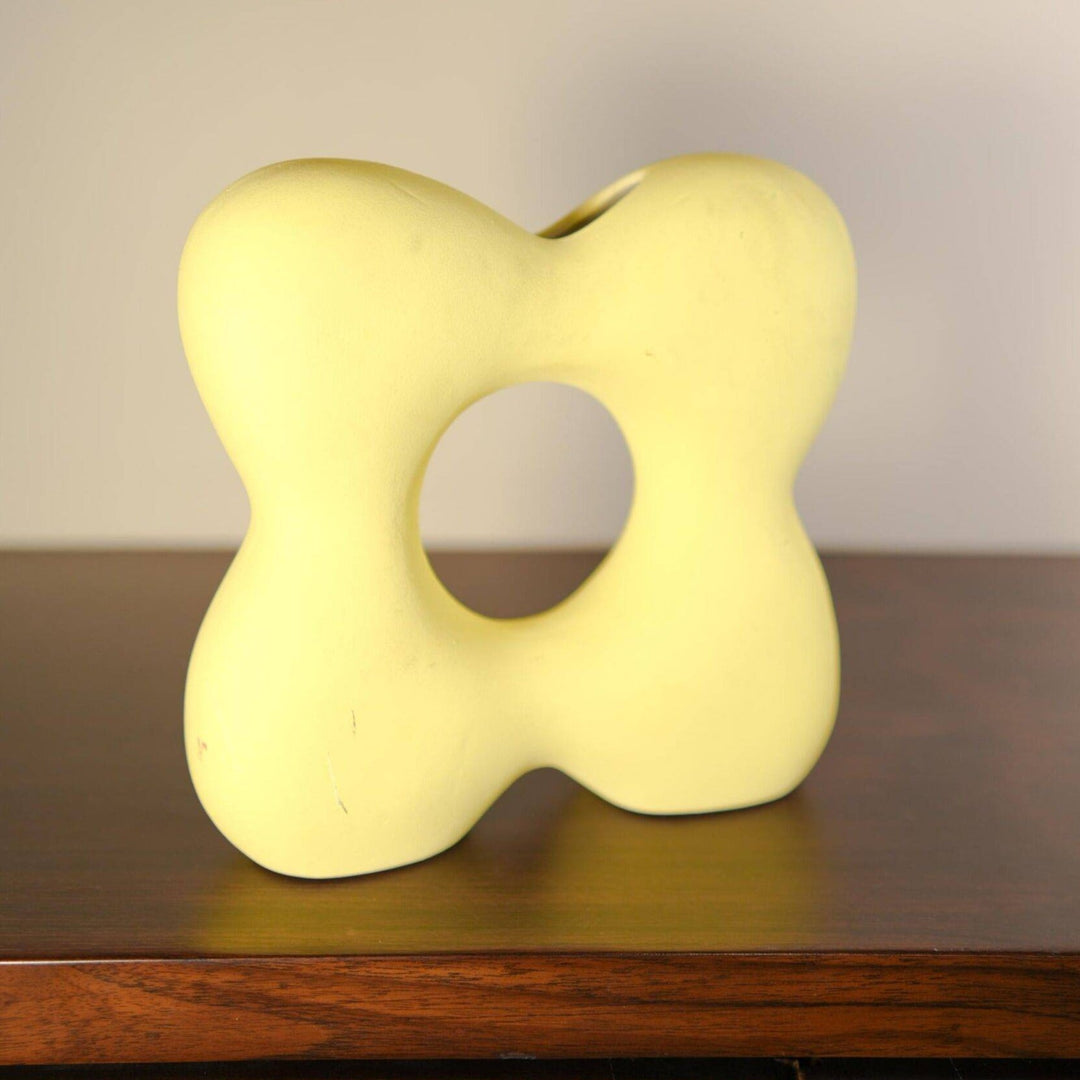 yellow breeze vase - https://artecasa.in/