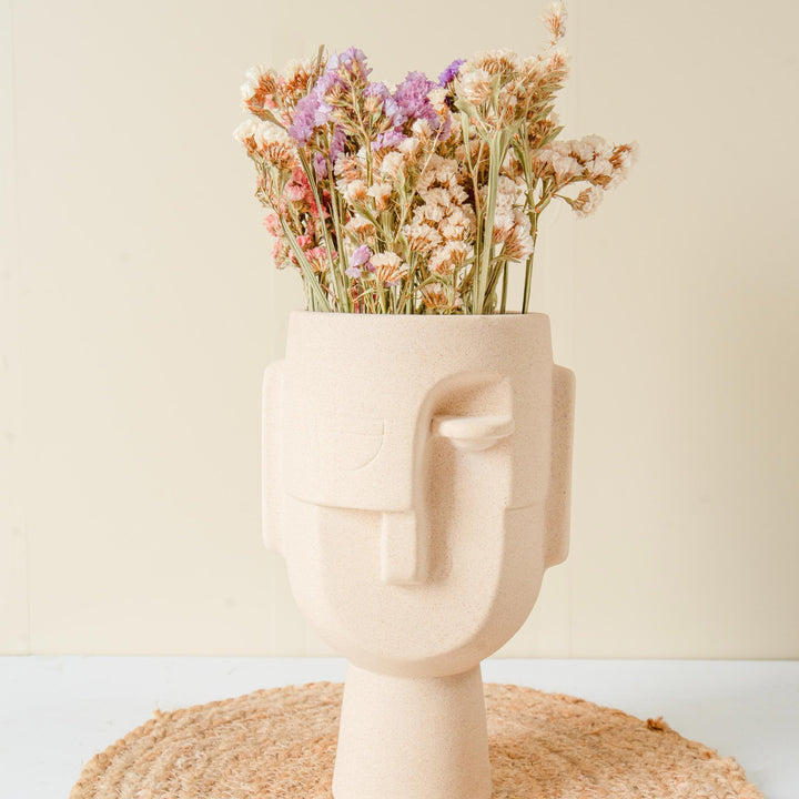 Nefertiti's Grace vase - https://artecasa.in/