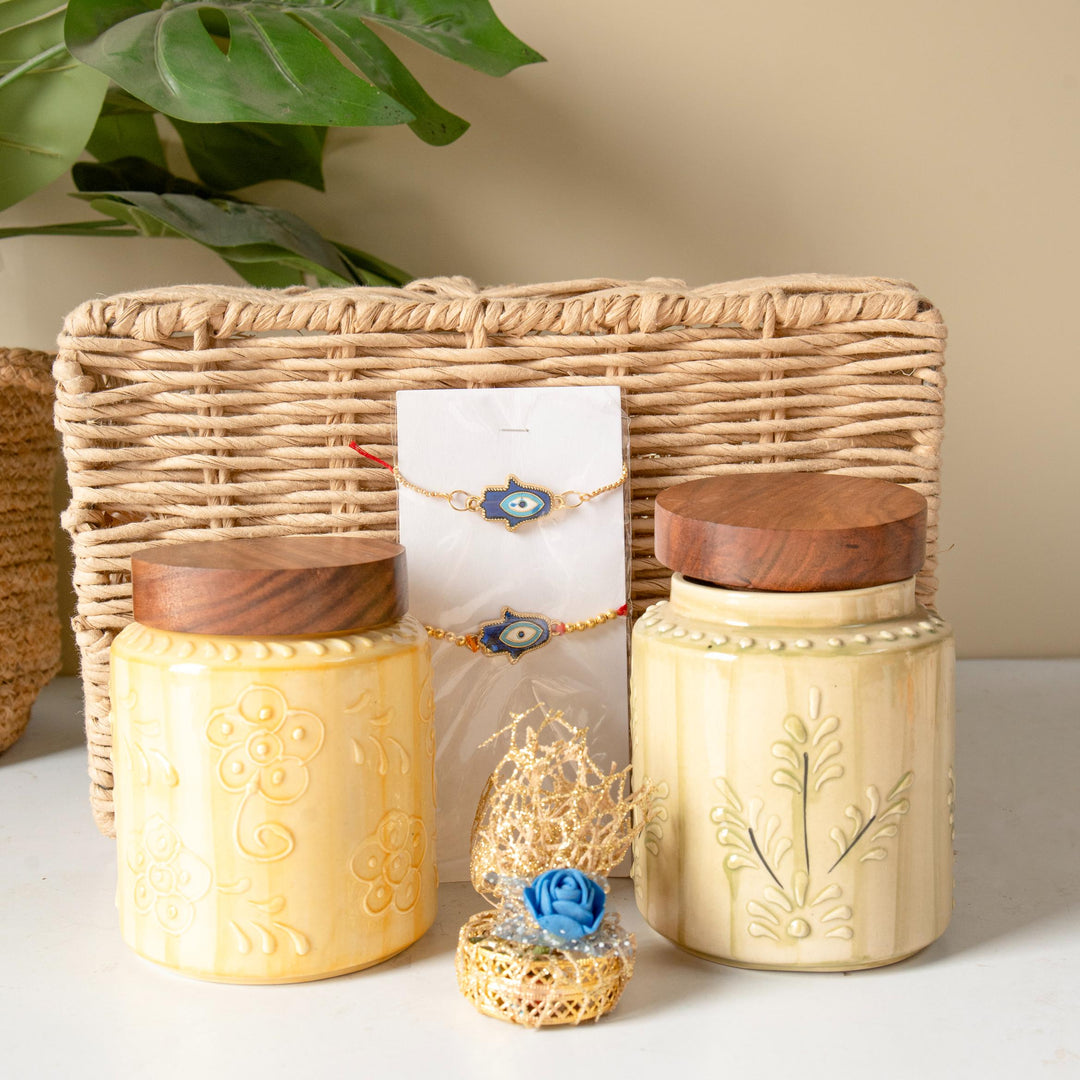 Family ties rakhi hamper - https://artecasa.in/
