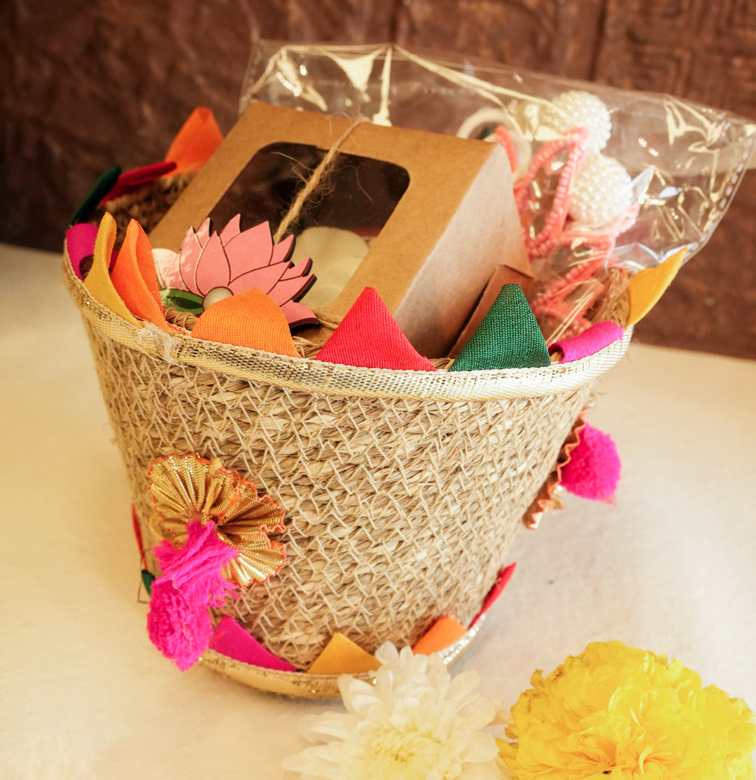 Fragrant Threads Mini Hamper