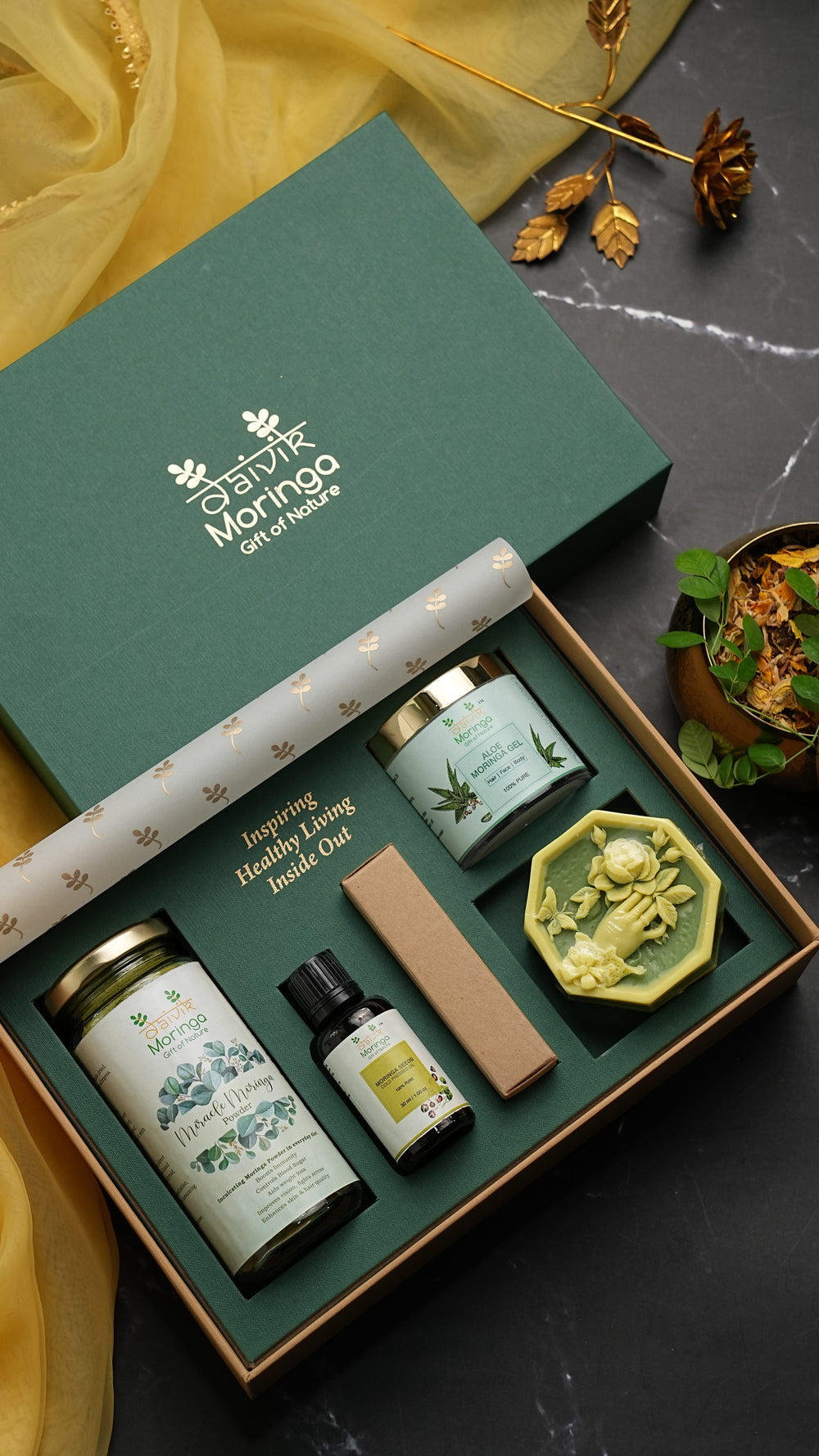 Daivik Powder Hamper