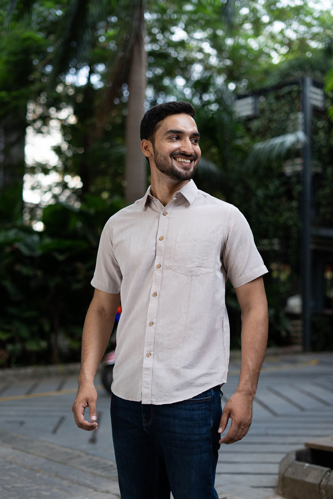Earthy Route Peppercorn brown · half sleeve shirt