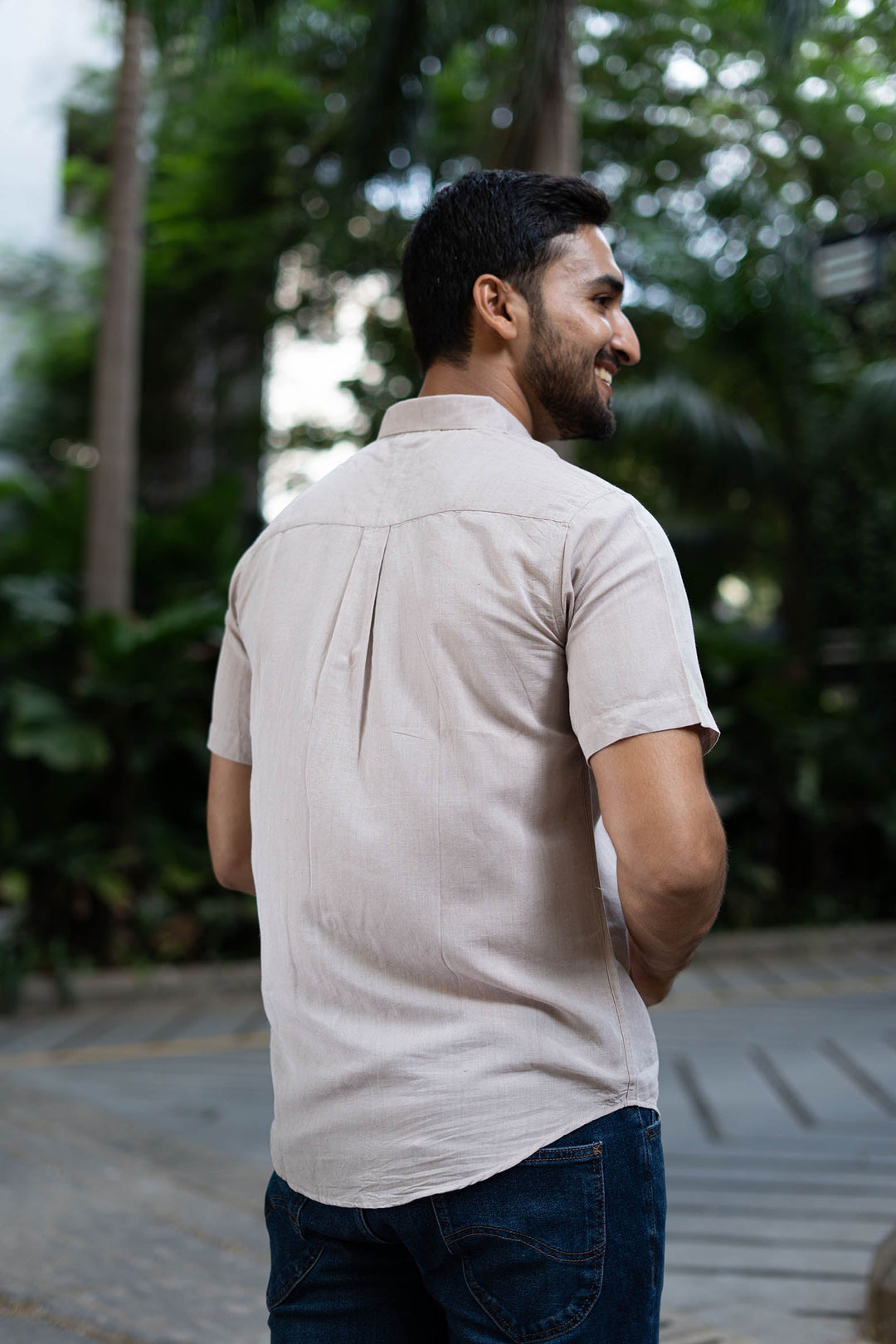 Earthy Route Peppercorn brown · half sleeve shirt