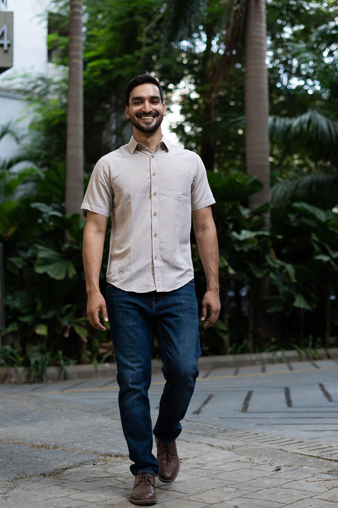 Earthy Route Peppercorn brown · half sleeve shirt