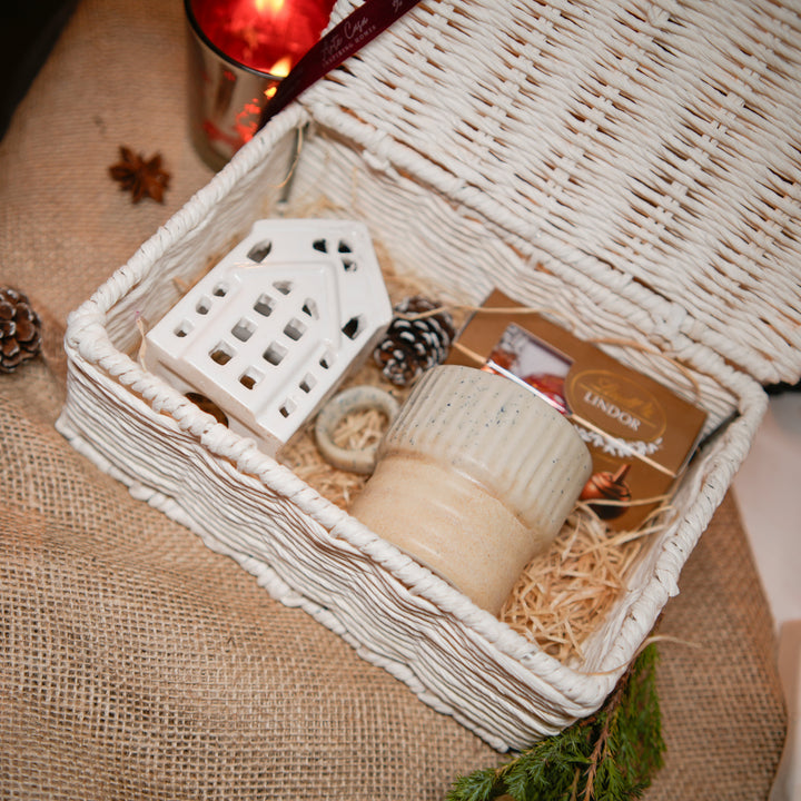 Christmas Treats Box - https://artecasa.in/
