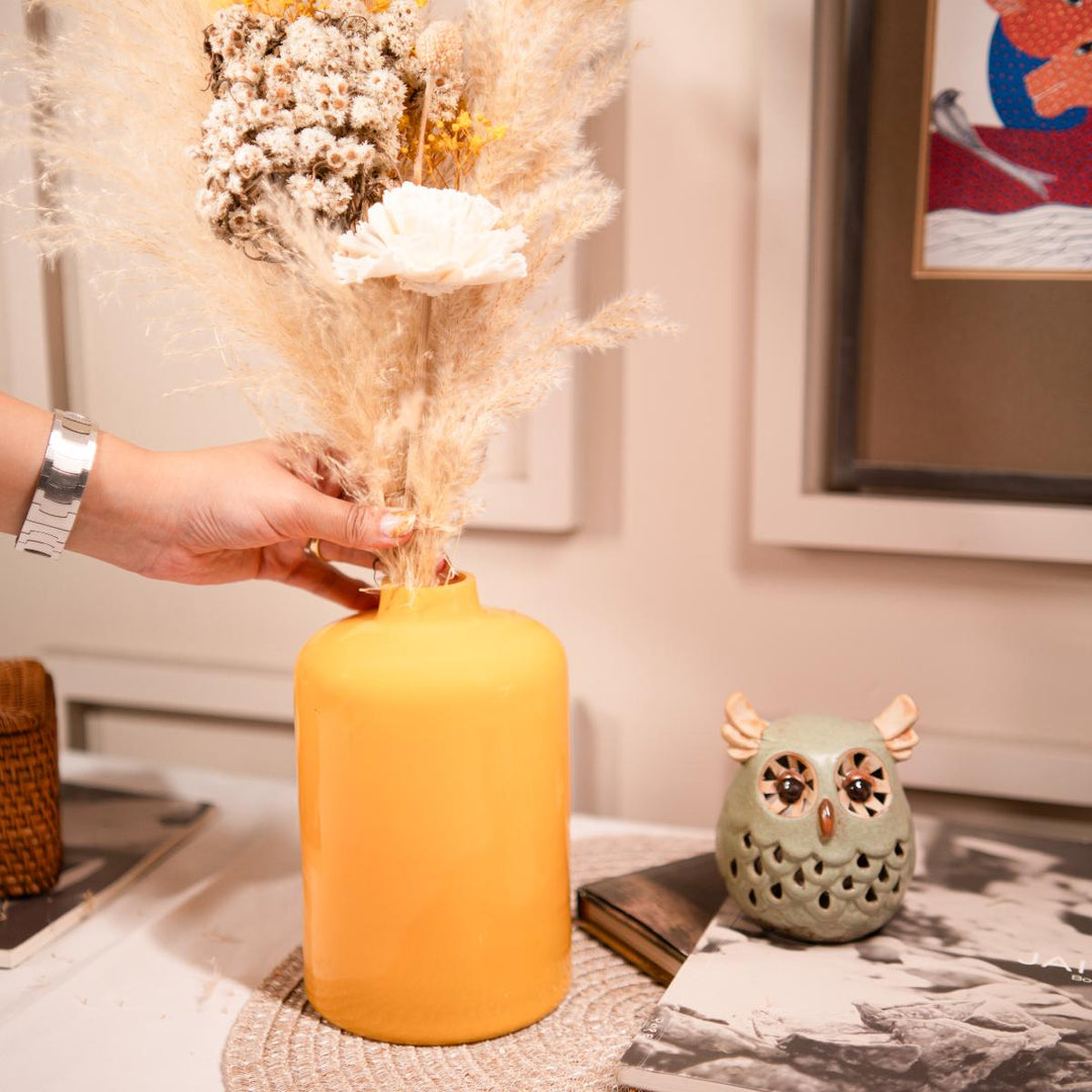Lemon blossom vase with bunch - https://artecasa.in/