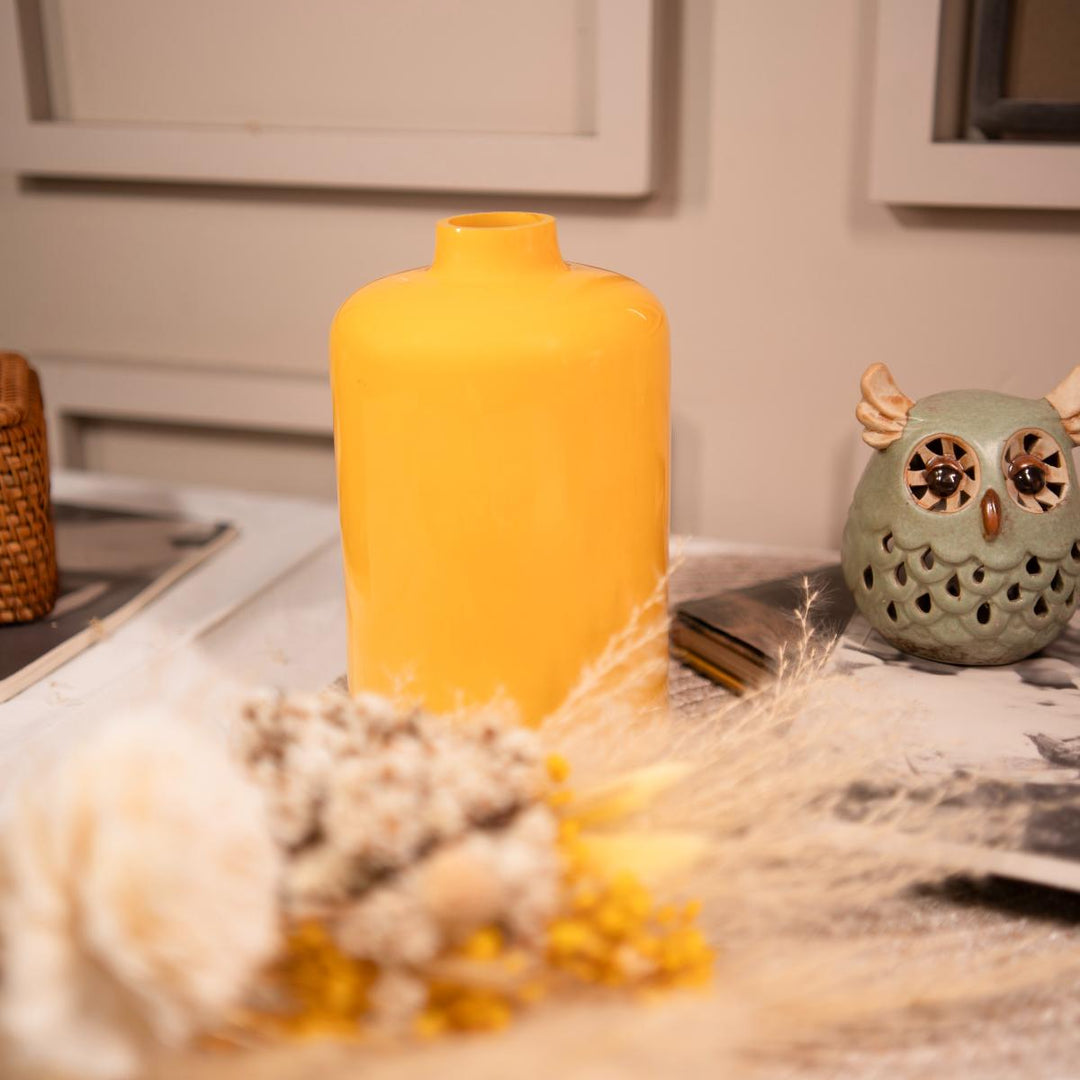 Lemon blossom vase with bunch - https://artecasa.in/