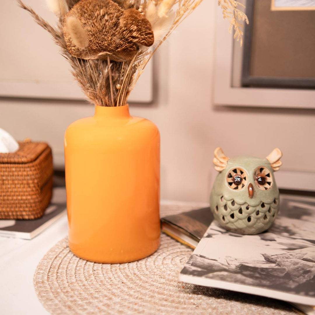 Tangerine Elegance vase with dried flower bunch - https://artecasa.in/