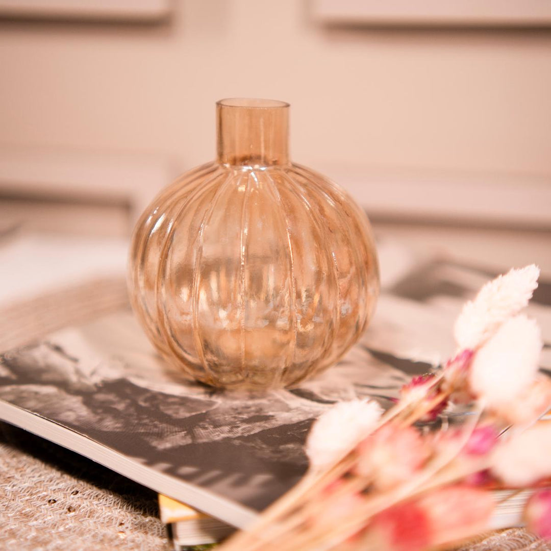 Pumpkin vase with dried flower bunch - https://artecasa.in/