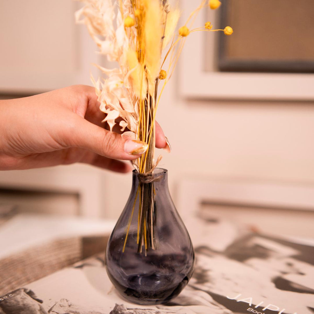 Indigo Elegance Vase with bunch - https://artecasa.in/