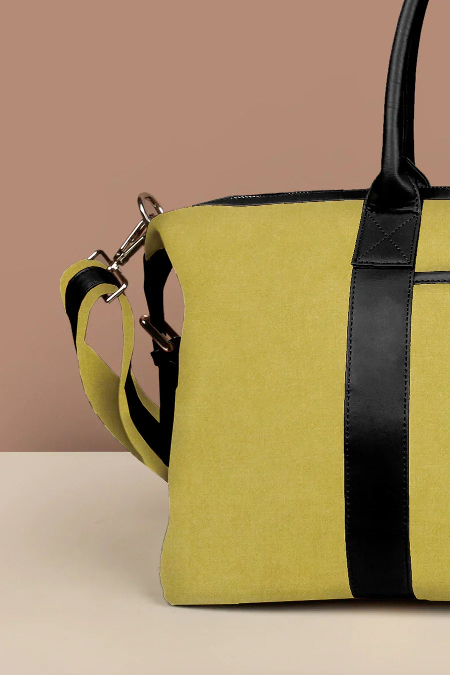 The House of Ganges - Joey Large Vegan Leather Duffle Bag For Women