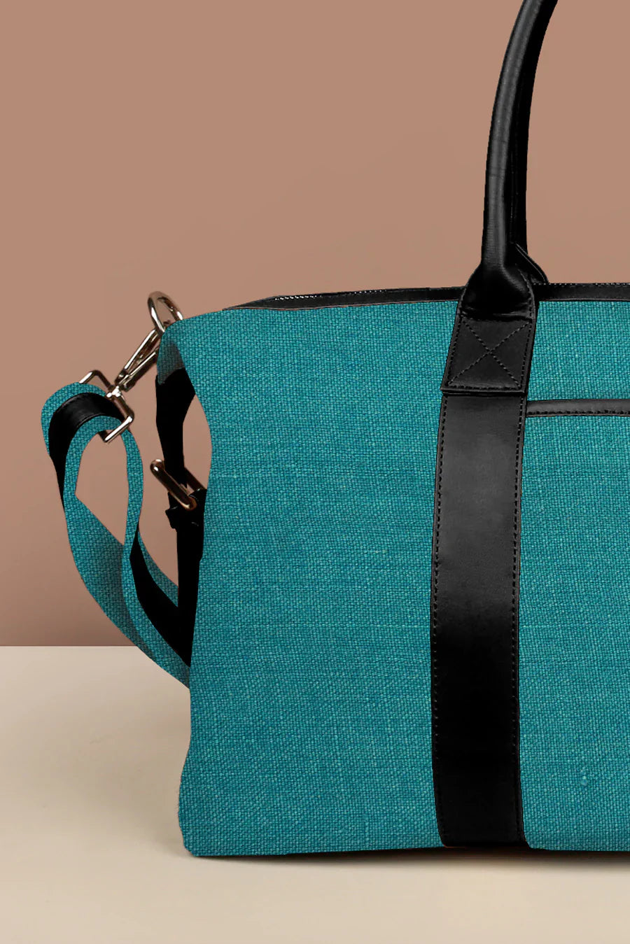 The House of Ganges - Joey Large Vegan Leather Duffle Bag For Women