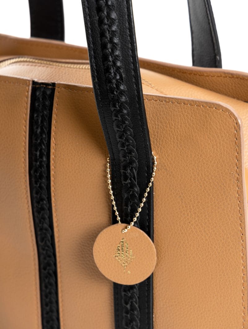 Green Hermitage Gaia - Caramel & Black