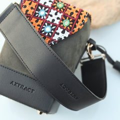 AXTRACT The Little Box - OLIVE