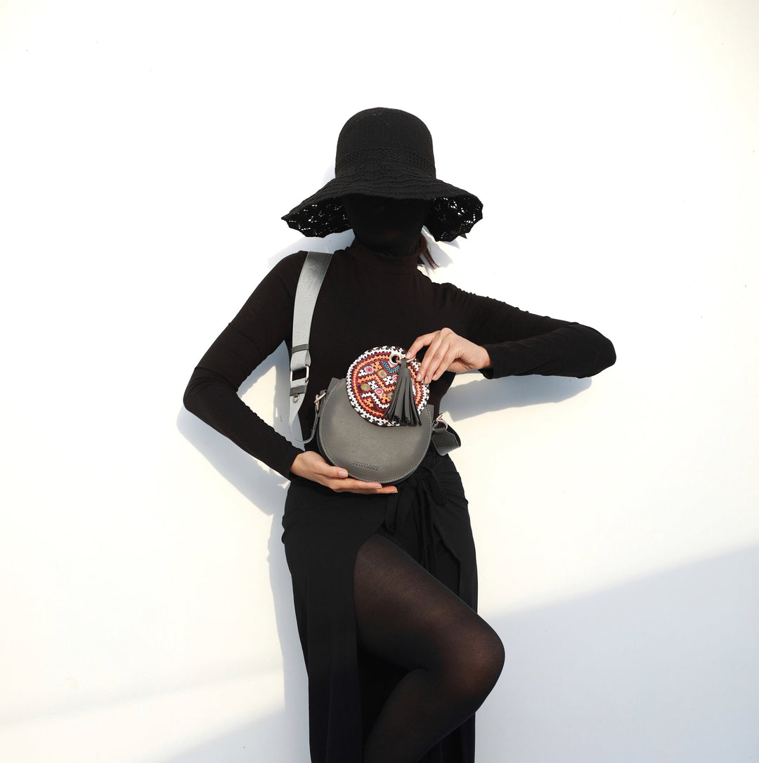 AXTRACT The Little Hoop - Grey