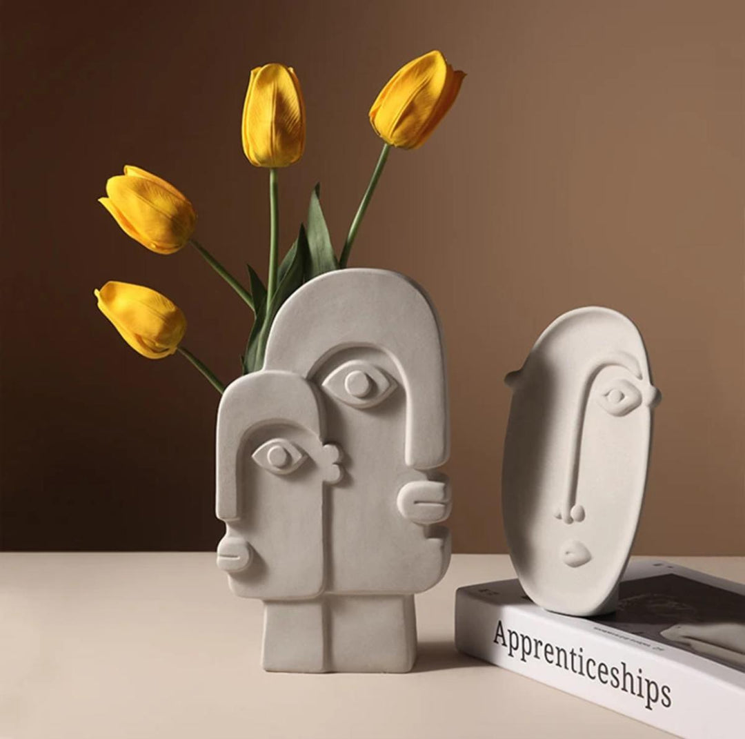 Double face abstract vase - https://artecasa.in/