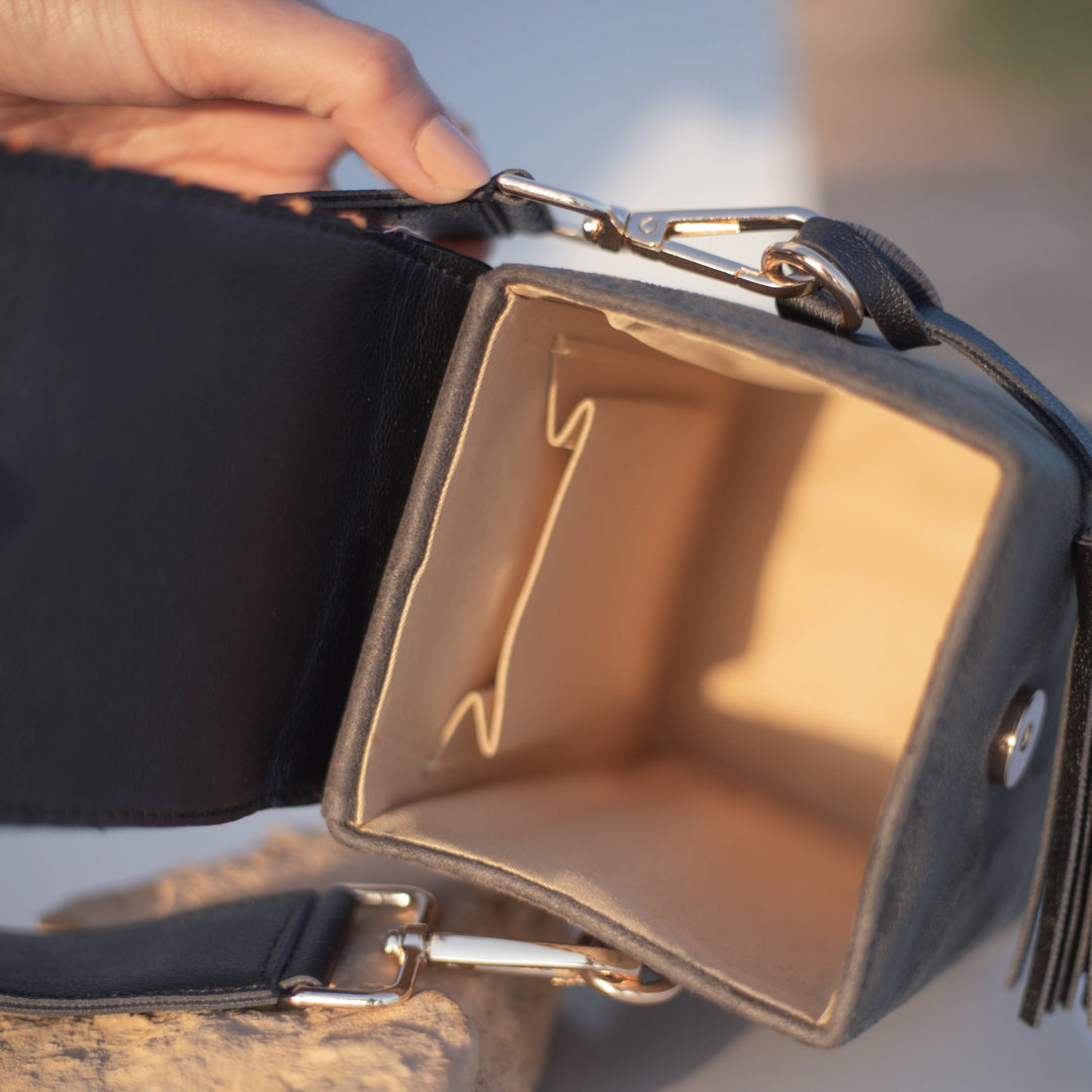 AXTRACT The Little Box - OLIVE