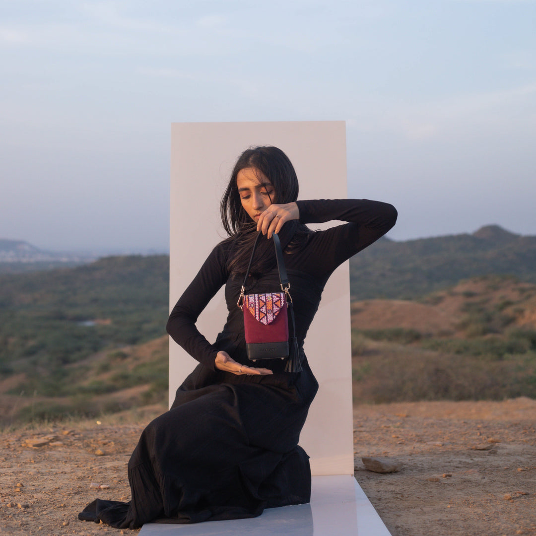 AXTRACT The Little Box - RED