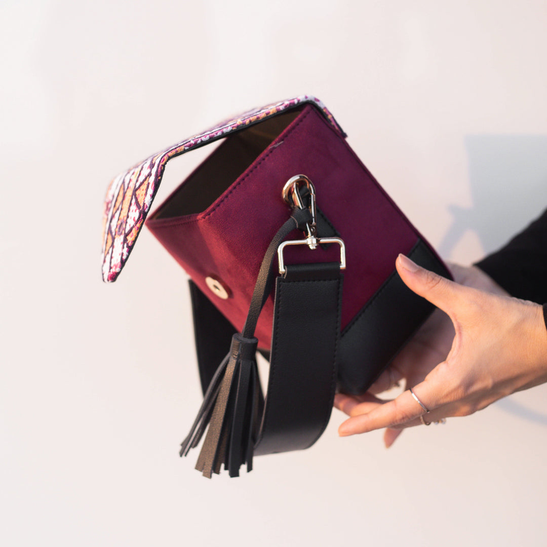 AXTRACT The Little Box - RED