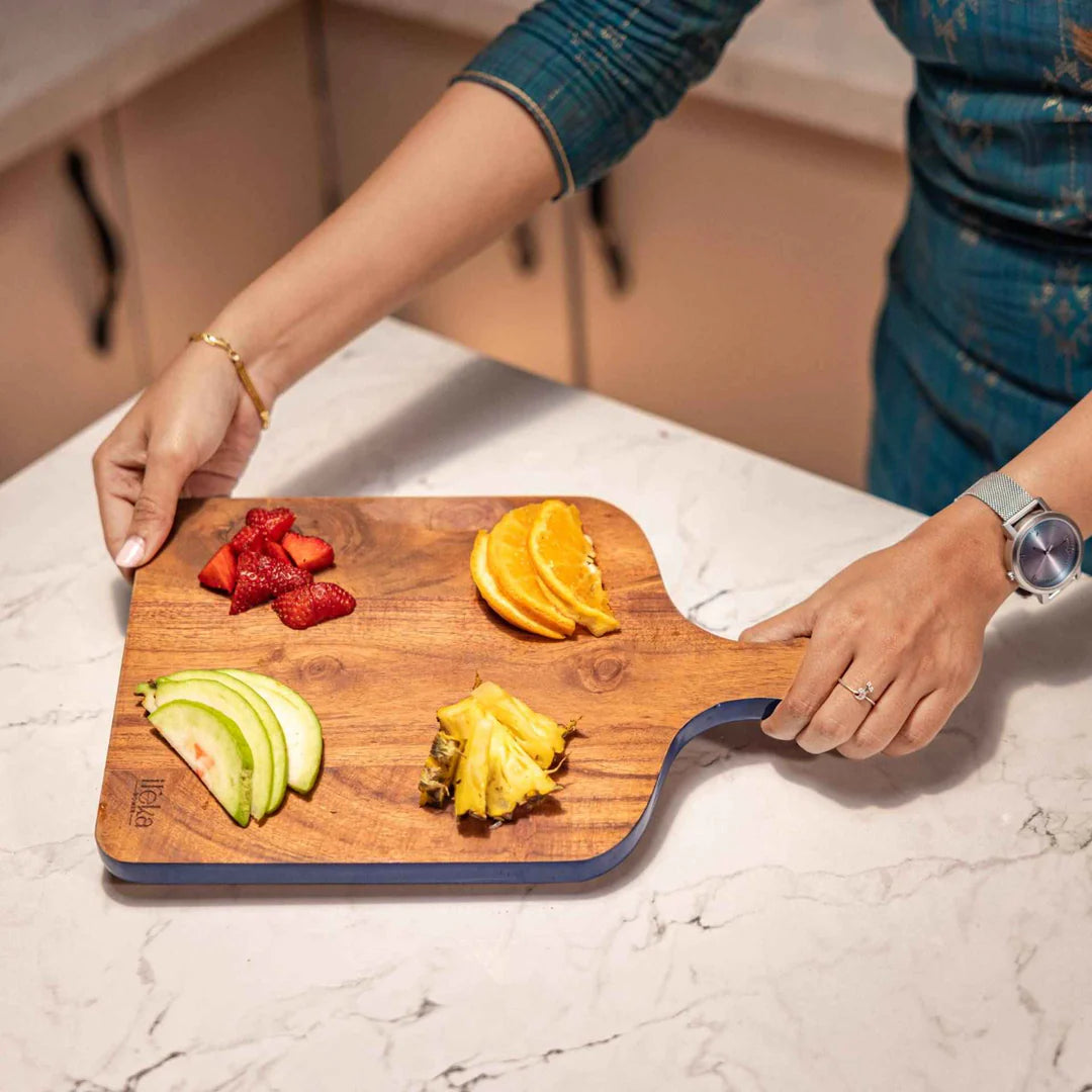 Ireka Homes Trimsy Acacia Wood Chopping Board - Handmade, Sustainable, Cut-Resistant - Enamel Border - Perfect for Vegetables, Meat, Cheese & Serving