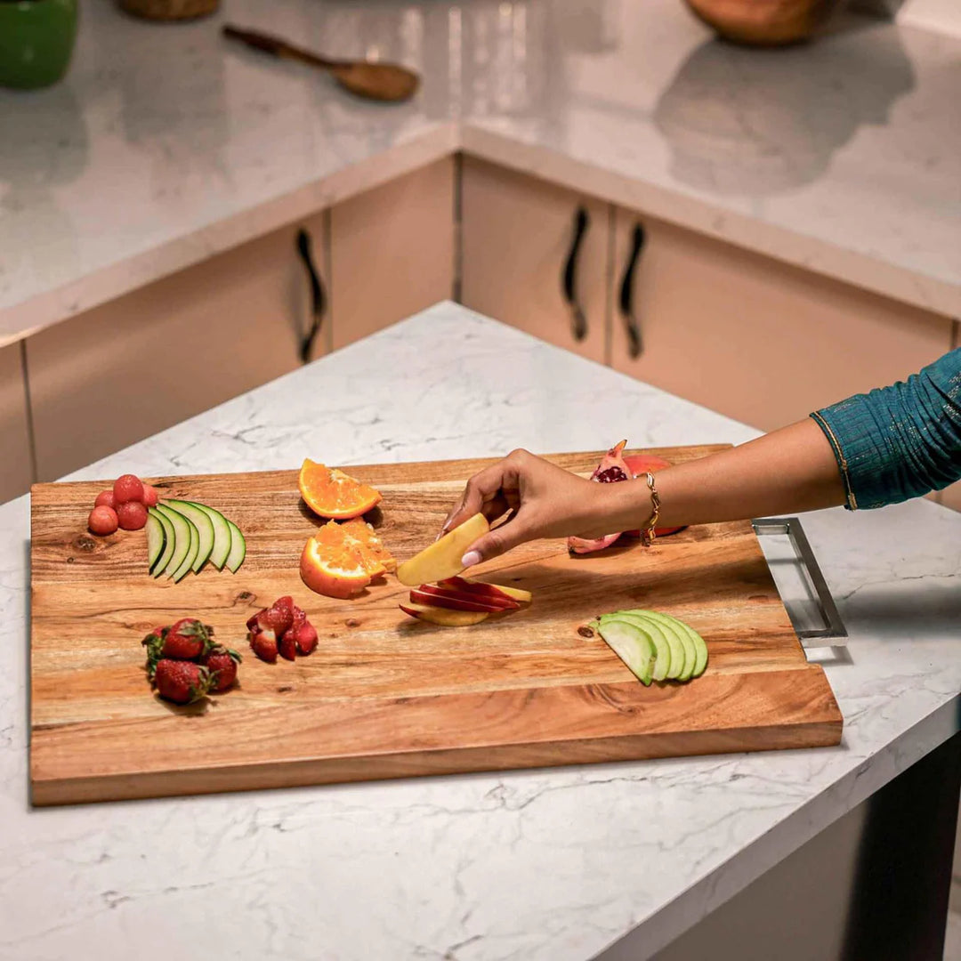 Ireka Homes CrispEdge Acacia Wood Chopping Board - Handmade, Sustainable, Cut-Resistant - Metal Handle - Perfect for Vegetables, Meat, Cheese & Serving
