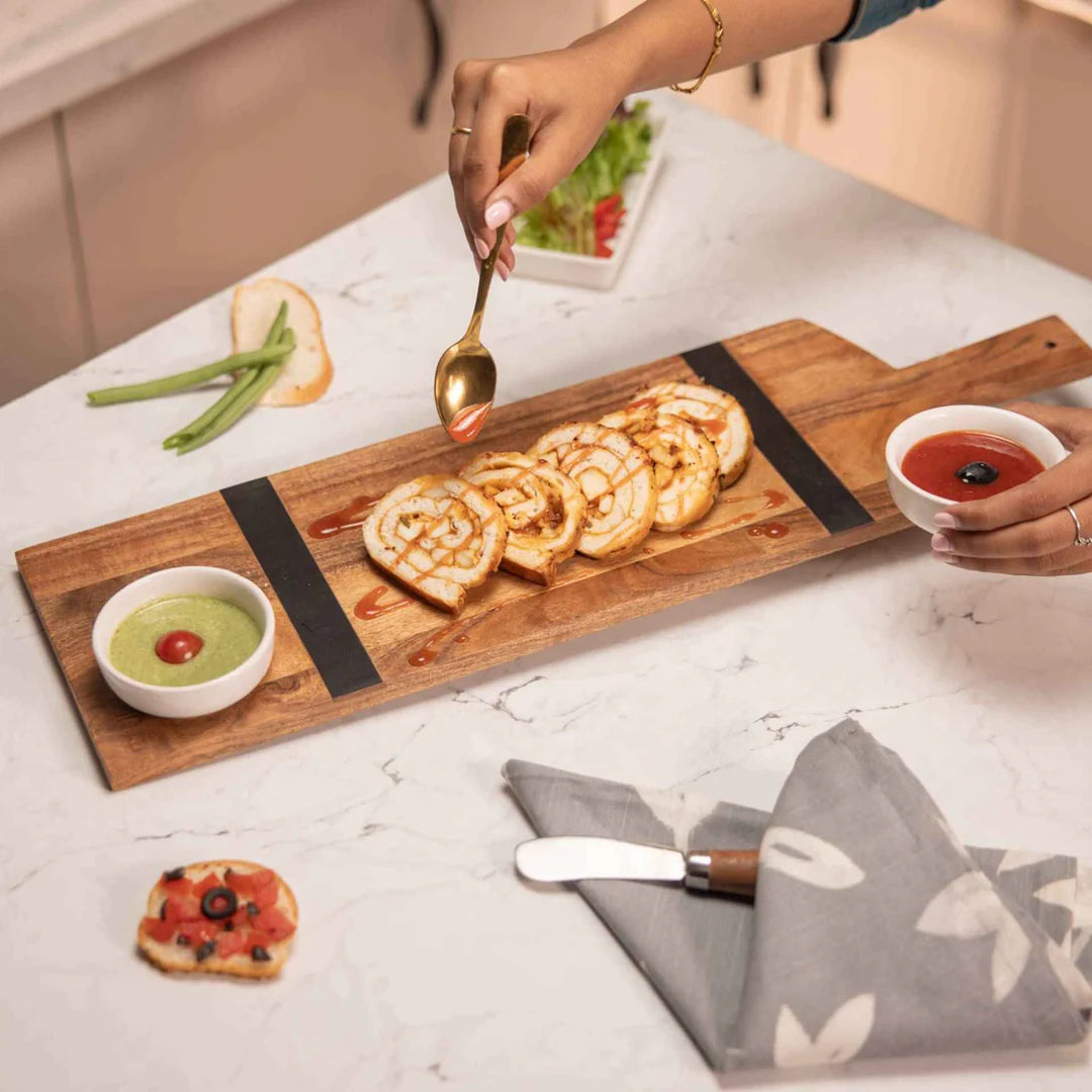 Ireka Homes SliceLite Acacia Wood Chopping Board - Handmade, Sustainable, Cut-Resistant - Black Deco Lines - Perfect for Vegetables, Meat, Cheese & Serving