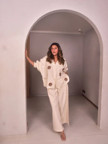 WhySoBlue Isla Shirt - Beige Applique