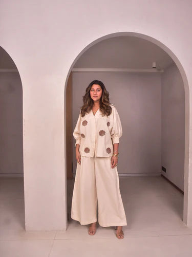 WhySoBlue Isla Shirt - Beige Applique