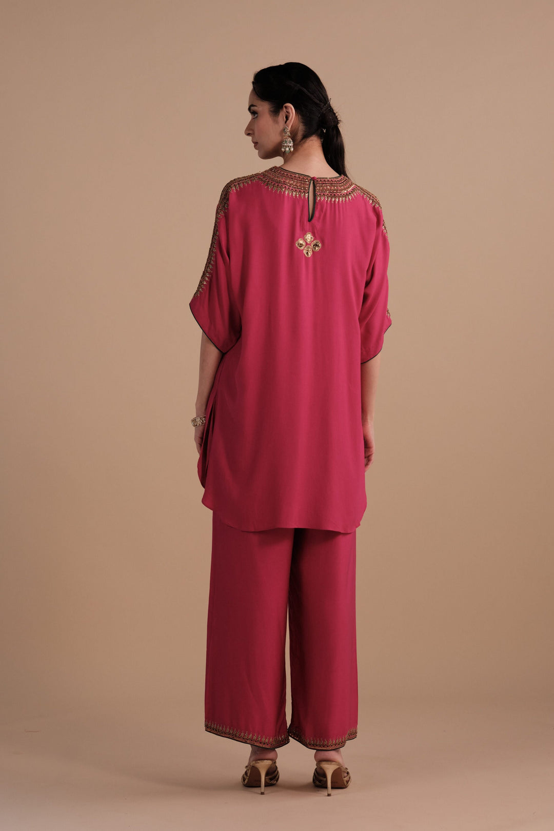 Itrah Set in Rani Pink
