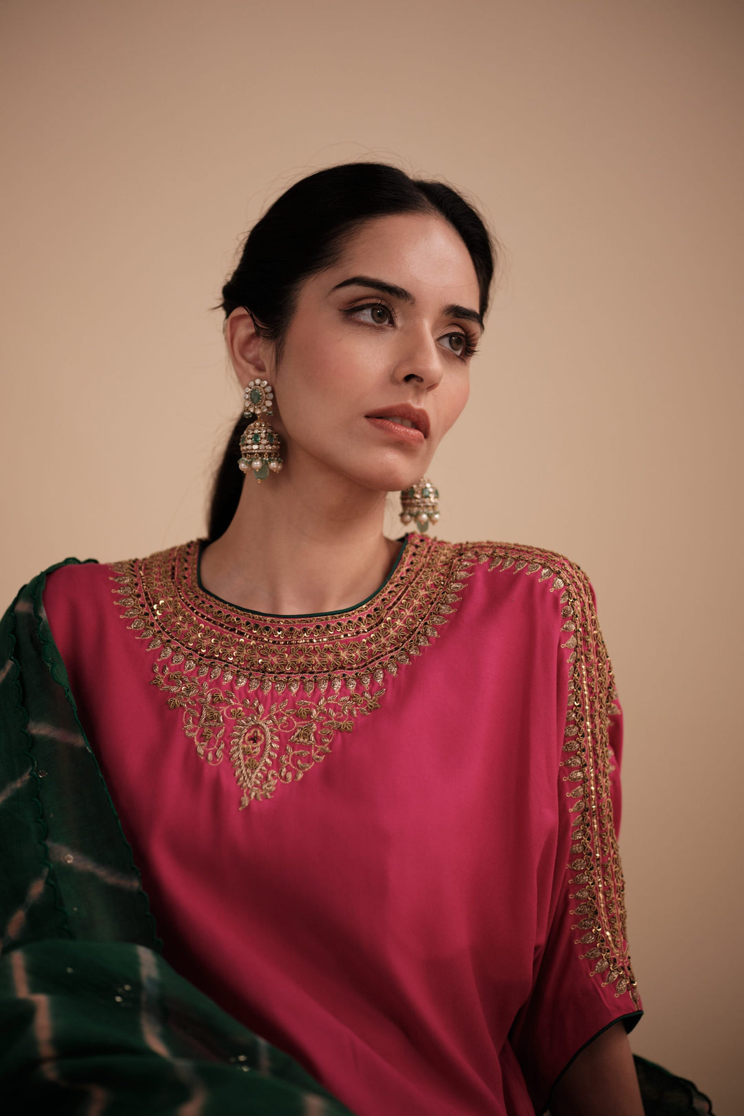 Itrah Set in Rani Pink
