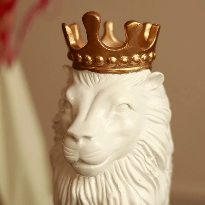 White Lion king sculpture - https://artecasa.in/