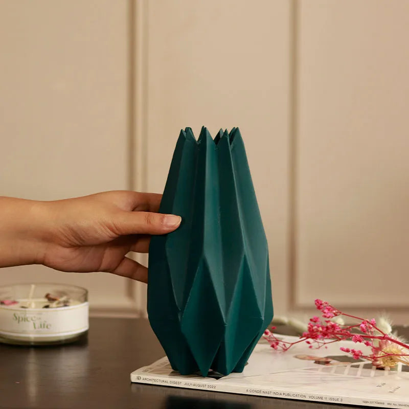 Geometrical zen vase with soft touch bunch - https://artecasa.in/