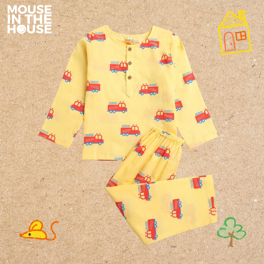 Mouse In The House The Fighter Fire truck- Unisex Nightdress
