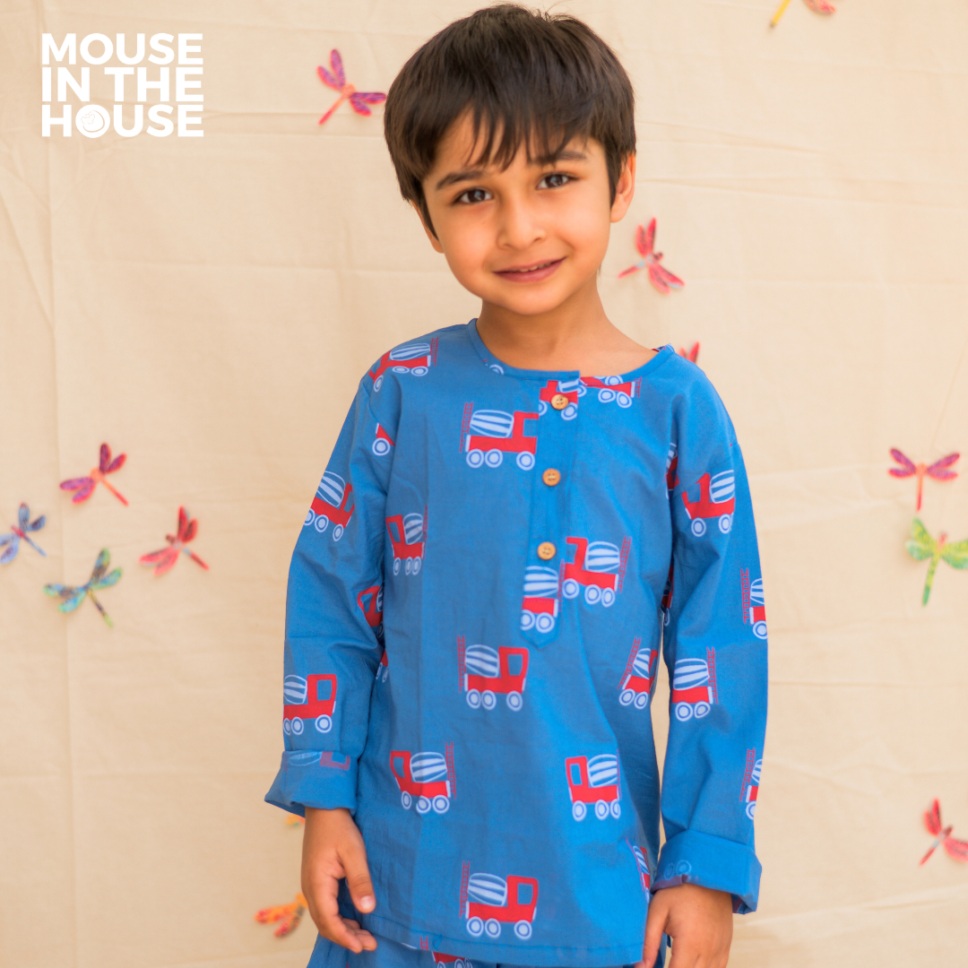 Mouse In The House Whirly Cement Mixer (Blue)- Unisex Nightdress