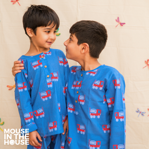 Mouse In The House Whirly Cement Mixer (Blue)- Unisex Nightdress