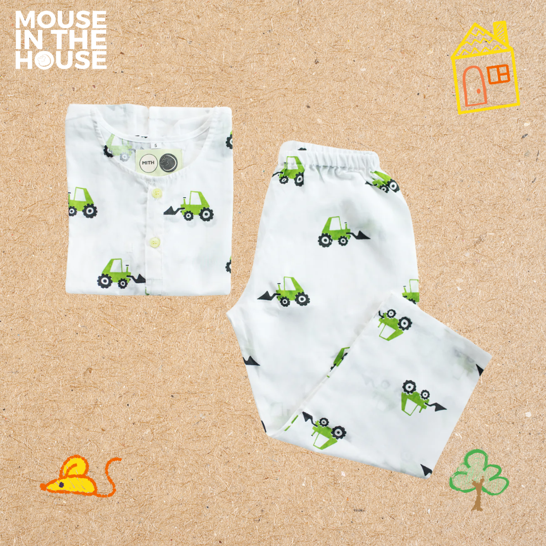 Mouse In The House Scoopy Excavator- Unisex Nightdress