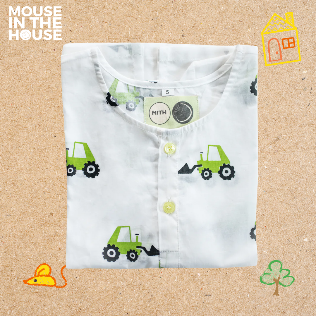 Mouse In The House Scoopy Excavator- Unisex Nightdress