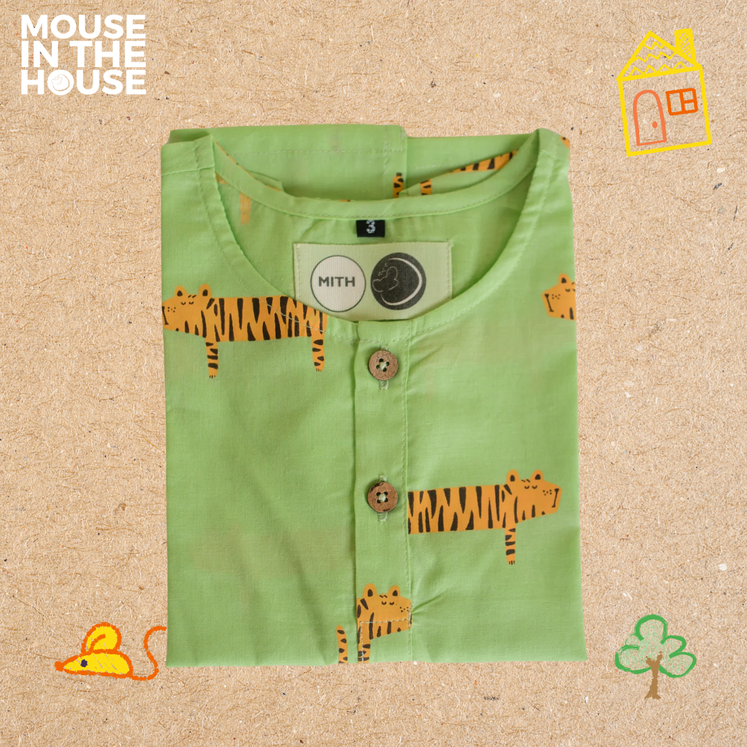 Mouse In The House Augustus Tiger (Green)- Unisex Nightdress